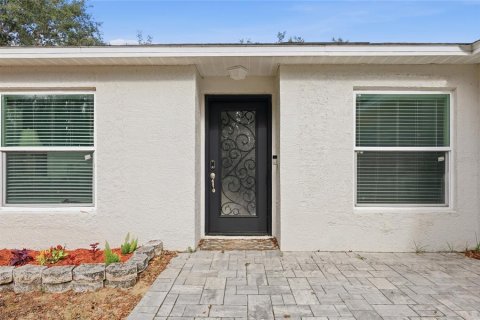 House in Davenport, Florida 4 bedrooms, 131.55 sq.m. № 2223603 - photo 7