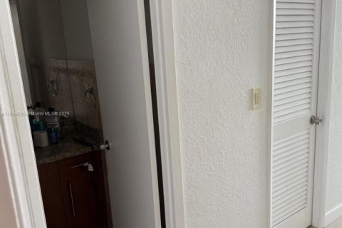 Copropriété à vendre à Sunny Isles Beach, Floride: 1 chambre, 93.37 m2 № 1802515 - photo 29