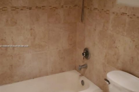 Copropriété à vendre à Sunny Isles Beach, Floride: 1 chambre, 93.37 m2 № 1802515 - photo 3