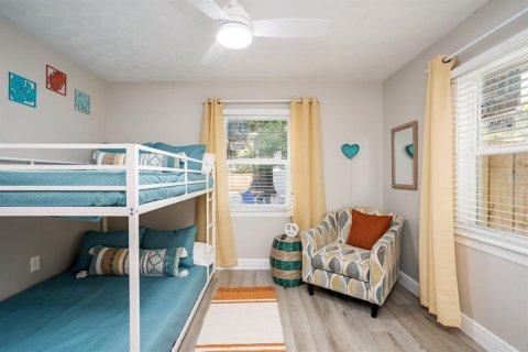 Villa ou maison à louer à Bradenton, Floride: 2 chambres, 104.7 m2 № 2298898 - photo 2