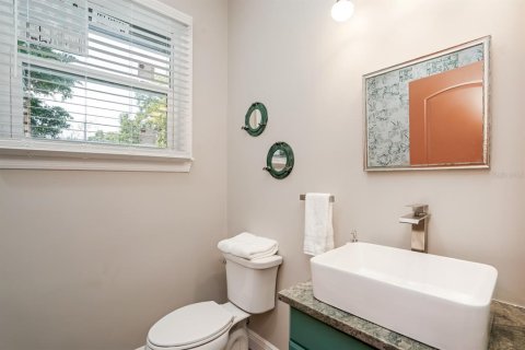 Villa ou maison à louer à Bradenton, Floride: 2 chambres, 104.7 m2 № 2298898 - photo 3