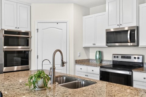 Casa en venta en Sorrento, Florida, 4 dormitorios, 171.5 m2 № 1879523 - foto 8