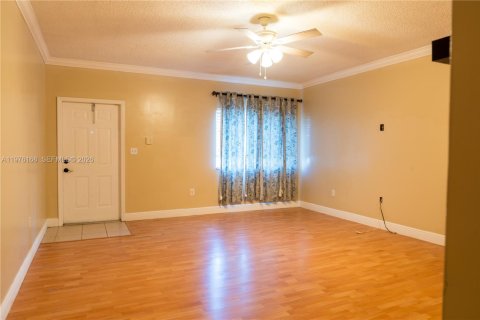 Touwnhouse à vendre à Homestead, Floride: 2 chambres, 127.28 m2 № 2075230 - photo 5
