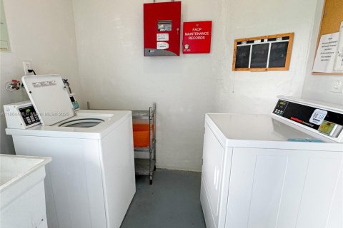 Купить кондоминиум в Холливуд, Флорида 1 спальня, 65.31м2, № 1957759 - фото 22