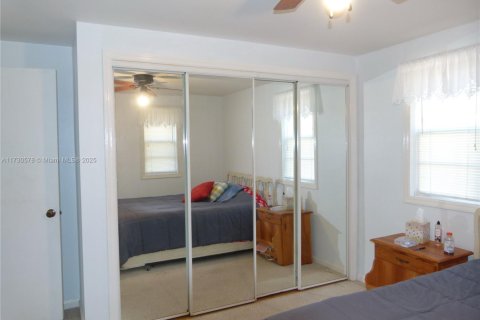 House in Okeechobee, Florida 2 bedrooms, 89.19 sq.m. № 1811314 - photo 24