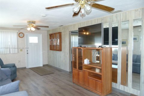 House in Okeechobee, Florida 2 bedrooms, 89.19 sq.m. № 1811314 - photo 18