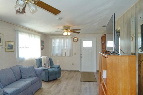 House in Okeechobee, Florida 2 bedrooms, 89.19 sq.m. № 1811314 - photo 21