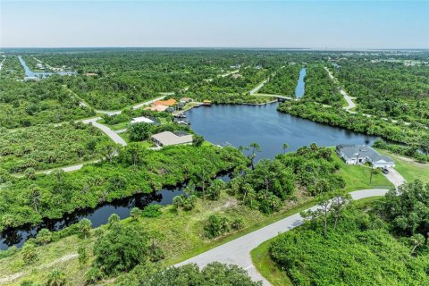 Terreno en venta en Port Charlotte, Florida № 1831237 - foto 1