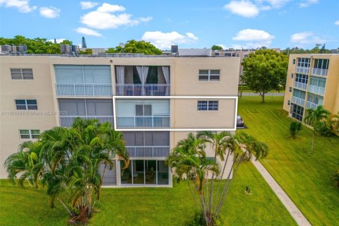 Copropriété à vendre à Dania Beach, Floride: 2 chambres, 106.28 m2 № 1955784 - photo 8