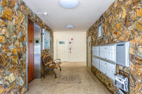 Copropriété à vendre à Dania Beach, Floride: 2 chambres, 106.28 m2 № 1955784 - photo 4