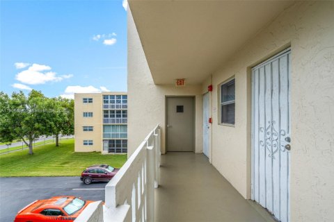Copropriété à vendre à Dania Beach, Floride: 2 chambres, 106.28 m2 № 1955784 - photo 5