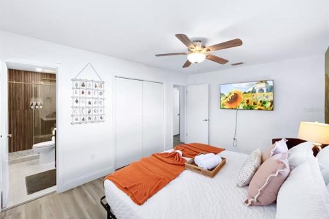 Villa ou maison à vendre à Bradenton, Floride: 4 chambres, 177.07 m2 № 2391279 - photo 16