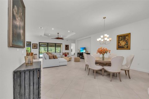 House in Bradenton, Florida 3 bedrooms, 289.48 sq.m. № 1782291 - photo 6