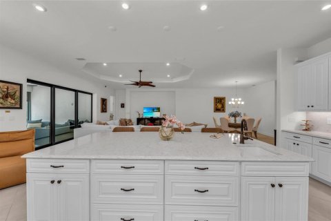 House in Bradenton, Florida 3 bedrooms, 289.48 sq.m. № 1782291 - photo 22