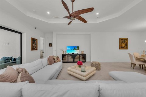 House in Bradenton, Florida 3 bedrooms, 289.48 sq.m. № 1782291 - photo 12