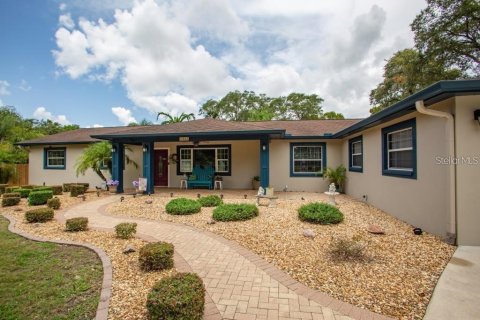 Villa ou maison à louer à Temple Terrace, Floride: 4 chambres, 216.56 m2 № 2102377 - photo 5