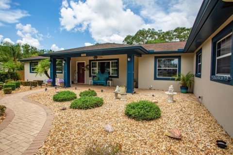 Villa ou maison à louer à Temple Terrace, Floride: 4 chambres, 216.56 m2 № 2102377 - photo 4