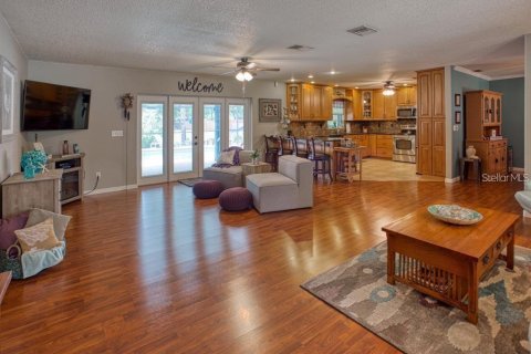 Villa ou maison à louer à Temple Terrace, Floride: 4 chambres, 216.56 m2 № 2102377 - photo 6