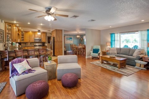 Villa ou maison à louer à Temple Terrace, Floride: 4 chambres, 216.56 m2 № 2102377 - photo 8