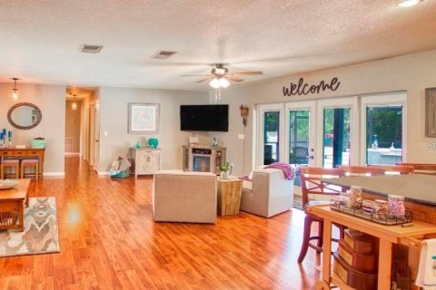 Villa ou maison à louer à Temple Terrace, Floride: 4 chambres, 216.56 m2 № 2102377 - photo 9