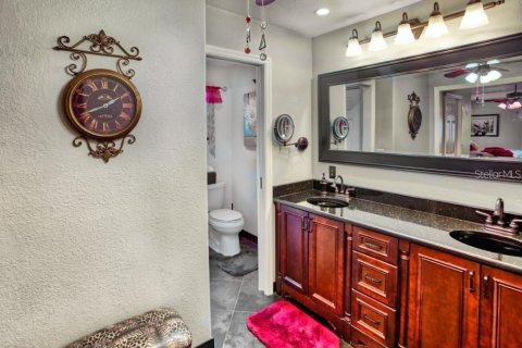 Villa ou maison à louer à Temple Terrace, Floride: 4 chambres, 216.56 m2 № 2102377 - photo 14