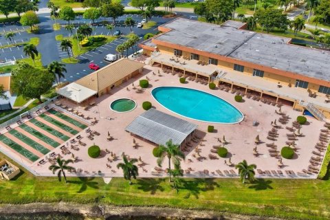 Condo in Delray Beach, Florida, 2 bedrooms  № 835976 - photo 1