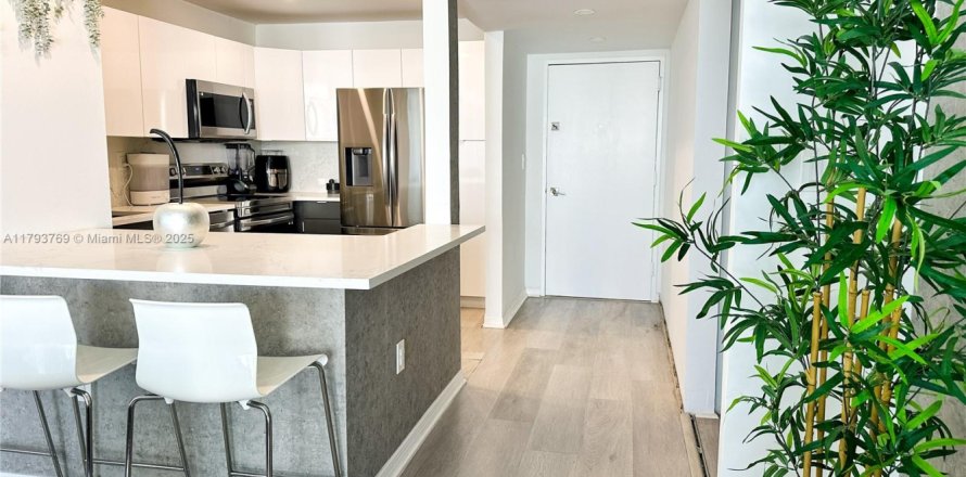 Condo in Aventura, Florida, 2 bedrooms  № 1683893