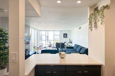 Condo in Aventura, Florida, 2 bedrooms  № 1683893 - photo 7