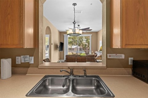 Купить кондоминиум в Киссимми, Флорида 5 комнат, 117.8м2, № 1203146 - фото 13