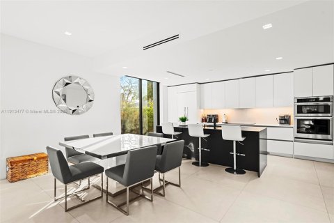 Casa en venta en North Miami Beach, Florida, 5 dormitorios, 306.58 m2 № 1968825 - foto 8