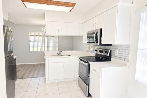 Villa ou maison à louer à Valrico, Floride: 3 chambres, 110 m2 № 2431097 - photo 11