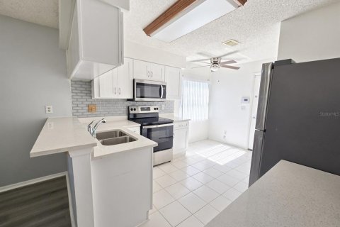 Villa ou maison à louer à Valrico, Floride: 3 chambres, 110 m2 № 2431097 - photo 10