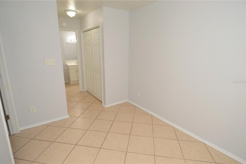 Condo in Saint Petersburg, Florida, 1 bedroom № 2217607 - photo 24