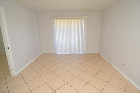 Condo in Saint Petersburg, Florida, 1 bedroom № 2217607 - photo 17