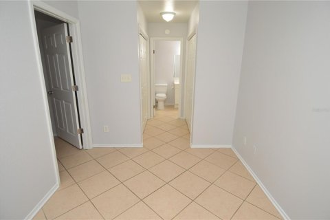 Condo in Saint Petersburg, Florida, 1 bedroom № 2217607 - photo 25