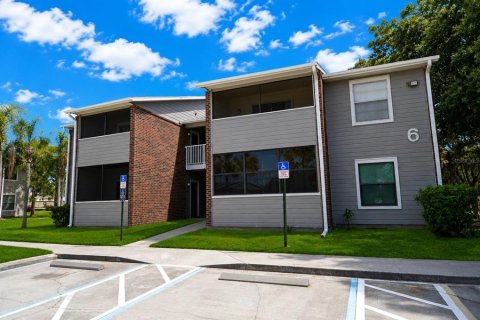 Condo in Saint Petersburg, Florida, 1 bedroom № 2217607 - photo 3