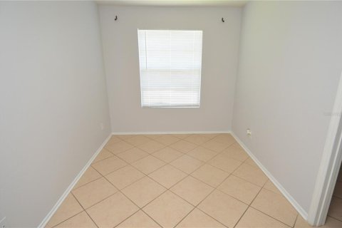 Condo in Saint Petersburg, Florida, 1 bedroom № 2217607 - photo 21