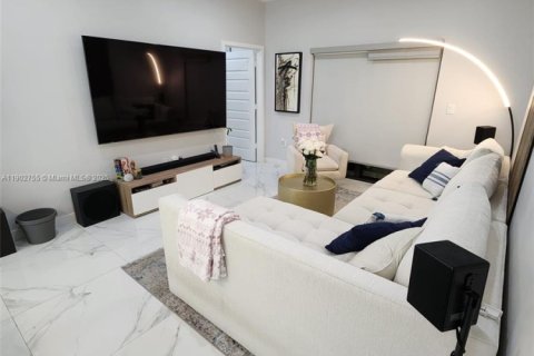 Copropriété à louer à Doral, Floride: 3 chambres, 104.42 m2 № 1954521 - photo 15