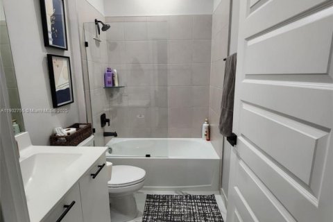 Copropriété à louer à Doral, Floride: 3 chambres, 104.42 m2 № 1954521 - photo 6