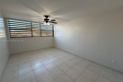 Copropriété à louer à Miami, Floride: 2 chambres, 113.43 m2 № 1997578 - photo 7