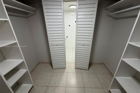 Copropriété à louer à Miami, Floride: 2 chambres, 113.43 m2 № 1997578 - photo 10