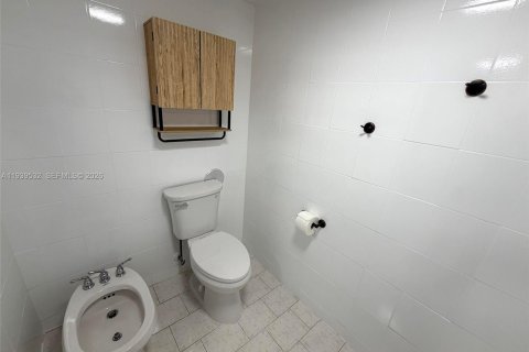 Copropriété à louer à Miami, Floride: 2 chambres, 113.43 m2 № 1997578 - photo 12