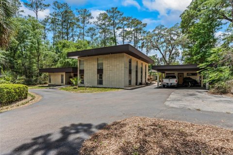 House in Gainesville, Florida 6 bedrooms, 336.77 sq.m. № 2112688 - photo 4