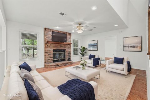 House in Spring Hill, Florida 4 bedrooms, 280.56 sq.m. № 2117388 - photo 10