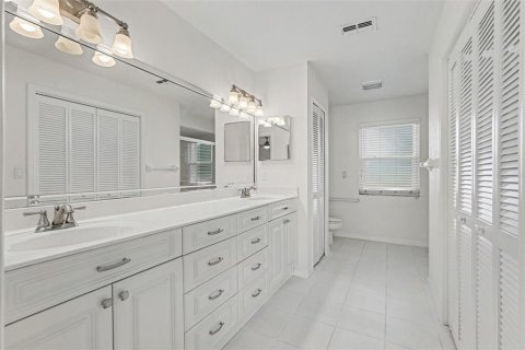 House in Spring Hill, Florida 4 bedrooms, 280.56 sq.m. № 2117388 - photo 29