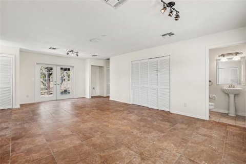 House in Spring Hill, Florida 4 bedrooms, 280.56 sq.m. № 2117388 - photo 14