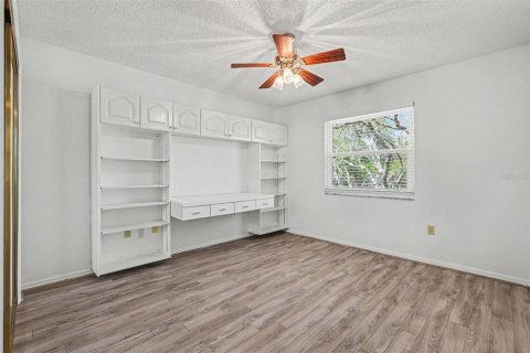 House in Spring Hill, Florida 4 bedrooms, 280.56 sq.m. № 2117388 - photo 28