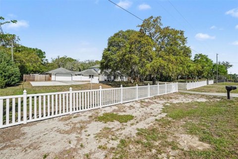 House in Spring Hill, Florida 4 bedrooms, 280.56 sq.m. № 2117388 - photo 6