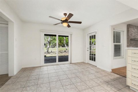 House in Spring Hill, Florida 4 bedrooms, 280.56 sq.m. № 2117388 - photo 18