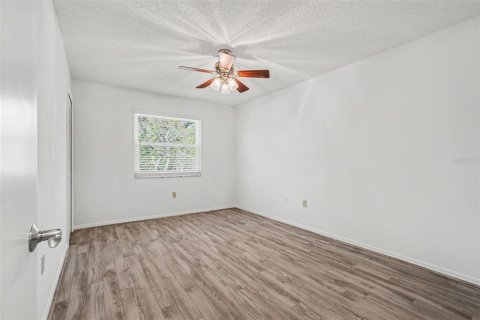 House in Spring Hill, Florida 4 bedrooms, 280.56 sq.m. № 2117388 - photo 27
